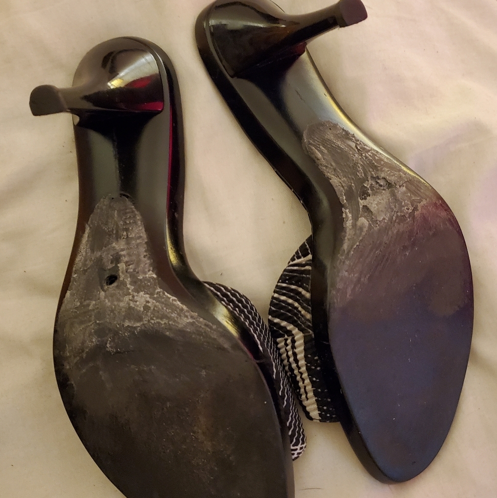 Heels - Picture 3 of 3